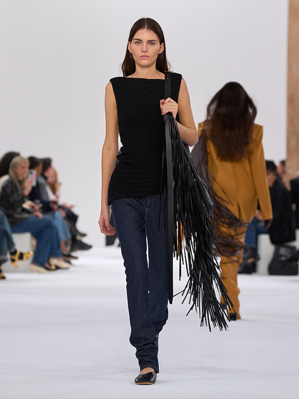 Sportmax Fall/Winter 2025 Show: FW25 Reinvention and Evolution